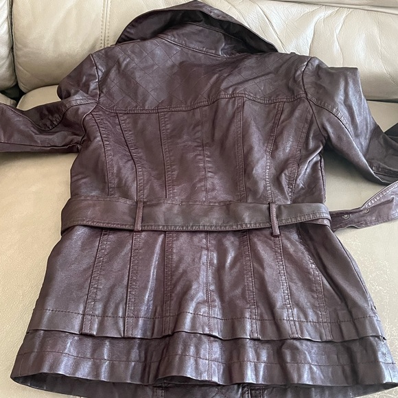 Beautiful guess leather jacket - Picture 4 of 12